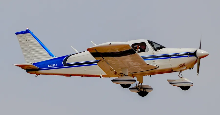 Piper PA-28-180